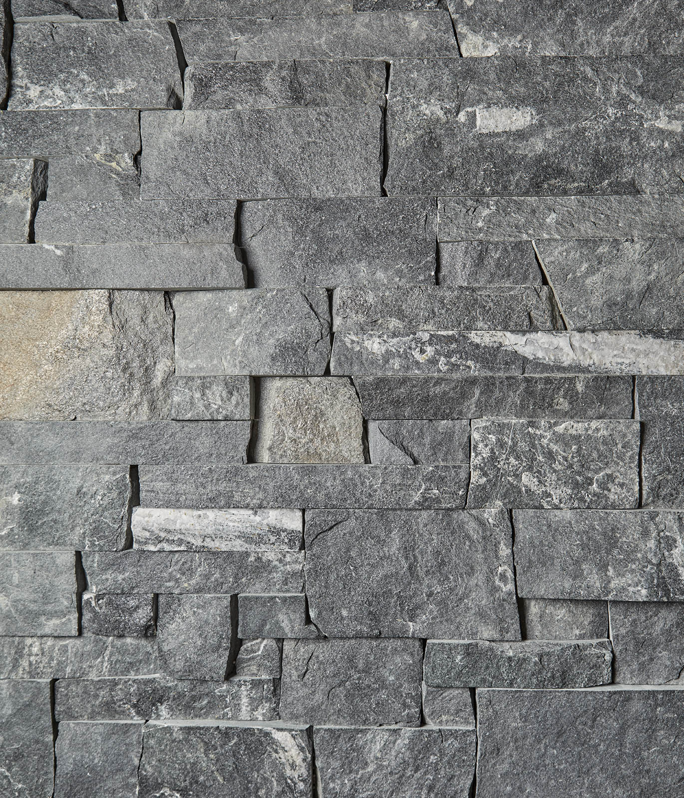 Brookhaven Dark Limestone Fieldledge Style Thin Veneer