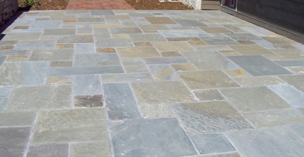 Bluestone Patterned Flagstone (Natural Cleft) - Buechel Stone